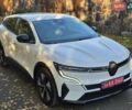 Белый Рено Megane E-Tech, объемом двигателя 0 л и пробегом 7 тыс. км за 20336 $, фото 5 на Automoto.ua