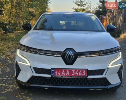 Белый Рено Megane E-Tech, объемом двигателя 0 л и пробегом 7 тыс. км за 20336 $, фото 4 на Automoto.ua