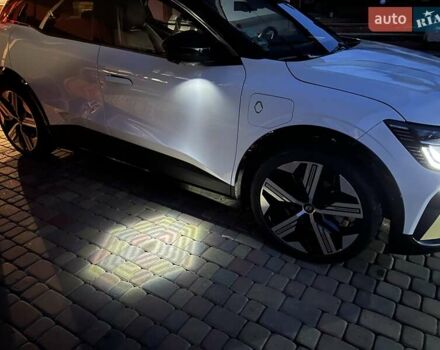 Белый Рено Megane E-Tech, объемом двигателя 0 л и пробегом 2 тыс. км за 24450 $, фото 5 на Automoto.ua
