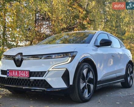 Белый Рено Megane E-Tech, объемом двигателя 0 л и пробегом 7 тыс. км за 20336 $, фото 2 на Automoto.ua