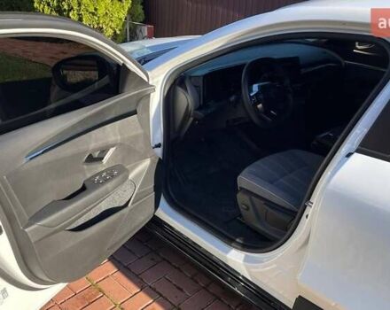 Білий Рено Megane E-Tech, об'ємом двигуна 0 л та пробігом 33 тис. км за 19700 $, фото 5 на Automoto.ua