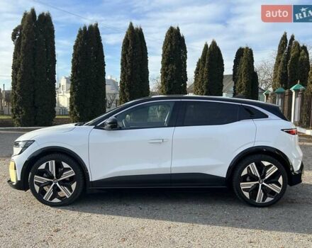 Белый Рено Megane E-Tech, объемом двигателя 0 л и пробегом 2 тыс. км за 24450 $, фото 8 на Automoto.ua