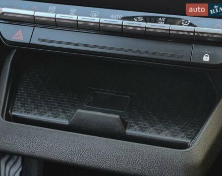 Белый Рено Megane E-Tech, объемом двигателя 0 л и пробегом 7 тыс. км за 20336 $, фото 21 на Automoto.ua