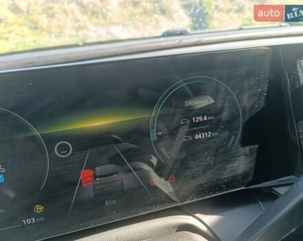 Білий Рено Megane E-Tech, об'ємом двигуна 0 л та пробігом 45 тис. км за 15700 $, фото 2 на Automoto.ua