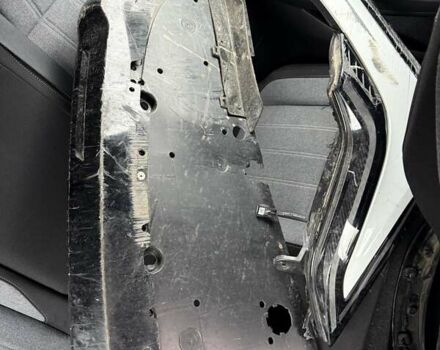 Белый Рено Megane E-Tech, объемом двигателя 0 л и пробегом 10 тыс. км за 9900 $, фото 9 на Automoto.ua