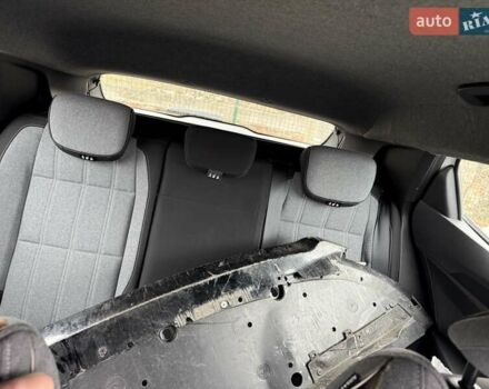 Белый Рено Megane E-Tech, объемом двигателя 0 л и пробегом 10 тыс. км за 9900 $, фото 10 на Automoto.ua