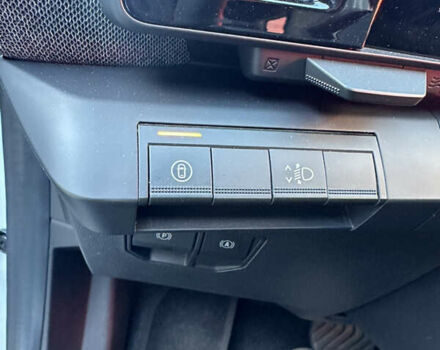 Білий Рено Megane E-Tech, об'ємом двигуна 0 л та пробігом 3 тис. км за 20500 $, фото 14 на Automoto.ua