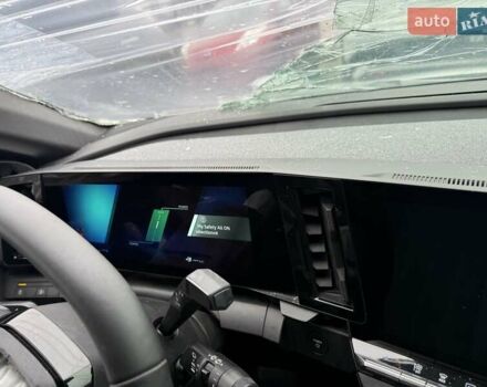 Белый Рено Megane E-Tech, объемом двигателя 0 л и пробегом 10 тыс. км за 9900 $, фото 8 на Automoto.ua