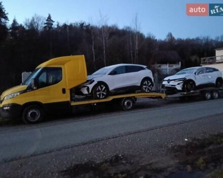 Белый Рено Megane E-Tech, объемом двигателя 0 л и пробегом 10 тыс. км за 9900 $, фото 11 на Automoto.ua