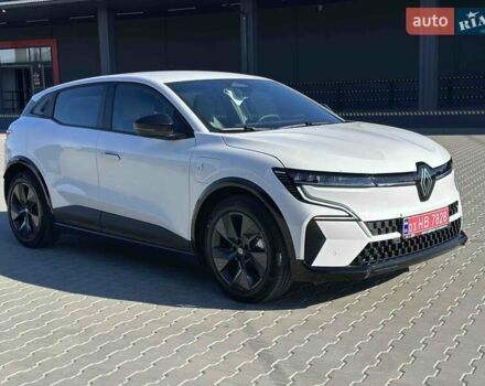 Белый Рено Megane E-Tech, объемом двигателя 0 л и пробегом 6 тыс. км за 20700 $, фото 17 на Automoto.ua