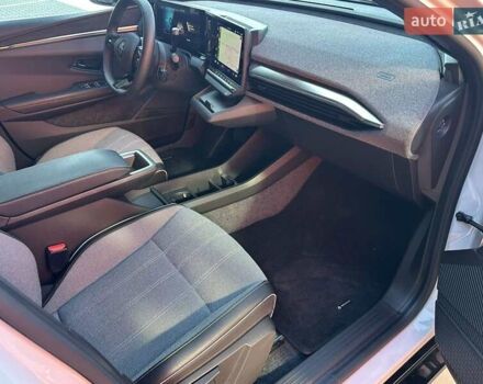 Белый Рено Megane E-Tech, объемом двигателя 0 л и пробегом 6 тыс. км за 20700 $, фото 2 на Automoto.ua