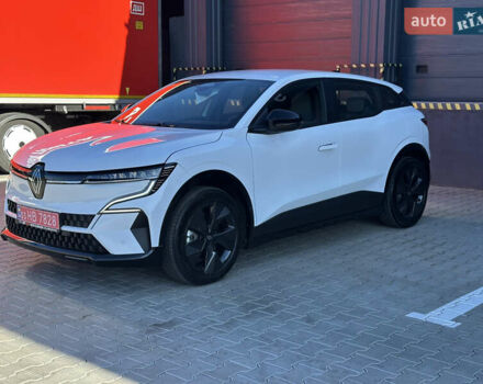 Білий Рено Megane E-Tech, об'ємом двигуна 0 л та пробігом 3 тис. км за 20500 $, фото 4 на Automoto.ua