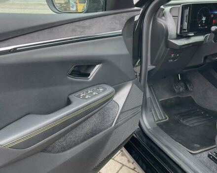 Чорний Рено Megane E-Tech, об'ємом двигуна 0 л та пробігом 111 тис. км за 21900 $, фото 13 на Automoto.ua