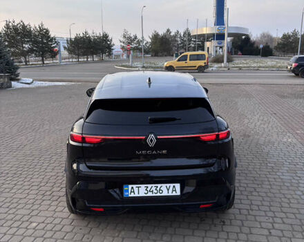 Черный Рено Megane E-Tech, объемом двигателя 0 л и пробегом 12 тыс. км за 20500 $, фото 4 на Automoto.ua