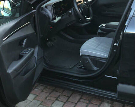 Черный Рено Megane E-Tech, объемом двигателя 0 л и пробегом 107 тыс. км за 17999 $, фото 8 на Automoto.ua