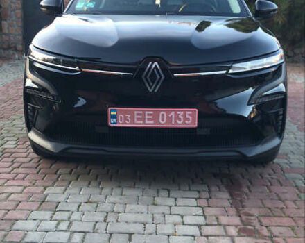 Черный Рено Megane E-Tech, объемом двигателя 0 л и пробегом 107 тыс. км за 17999 $, фото 4 на Automoto.ua