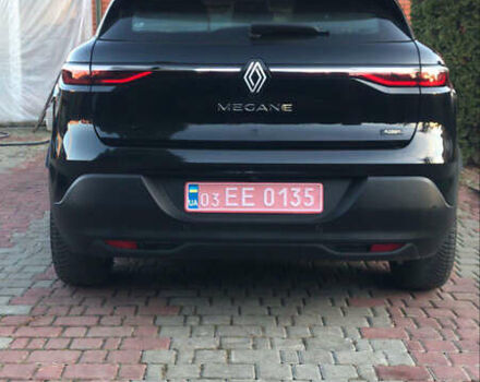 Черный Рено Megane E-Tech, объемом двигателя 0 л и пробегом 107 тыс. км за 17999 $, фото 5 на Automoto.ua