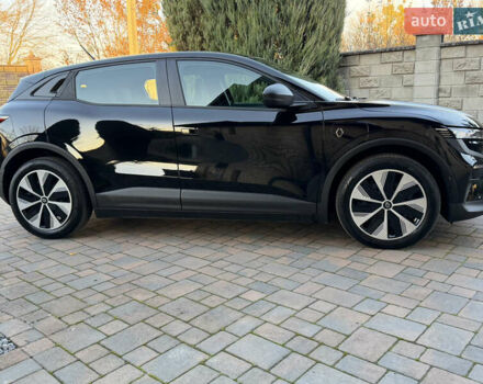Черный Рено Megane E-Tech, объемом двигателя 0 л и пробегом 4 тыс. км за 22900 $, фото 6 на Automoto.ua