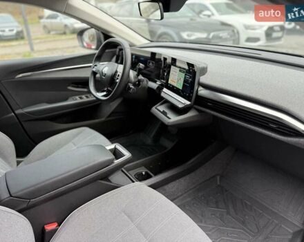 Черный Рено Megane E-Tech, объемом двигателя 0 л и пробегом 72 тыс. км за 21999 $, фото 8 на Automoto.ua