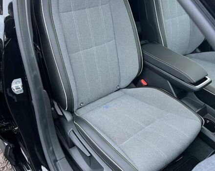 Черный Рено Megane E-Tech, объемом двигателя 0 л и пробегом 6 тыс. км за 28250 $, фото 35 на Automoto.ua