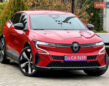 Красный Рено Megane E-Tech, объемом двигателя 0 л и пробегом 38 тыс. км за 19995 $, фото 4 на Automoto.ua