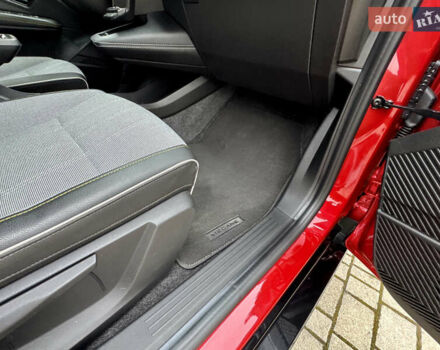 Красный Рено Megane E-Tech, объемом двигателя 0 л и пробегом 38 тыс. км за 19995 $, фото 79 на Automoto.ua