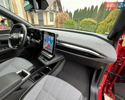 Красный Рено Megane E-Tech, объемом двигателя 0 л и пробегом 38 тыс. км за 19995 $, фото 80 на Automoto.ua