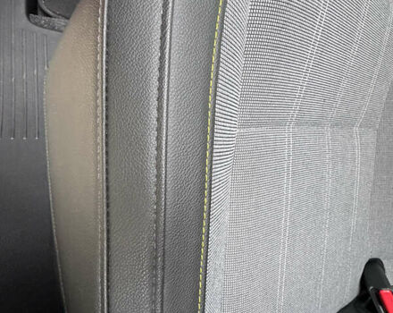 Красный Рено Megane E-Tech, объемом двигателя 0 л и пробегом 38 тыс. км за 19995 $, фото 68 на Automoto.ua