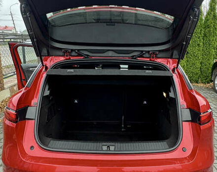 Красный Рено Megane E-Tech, объемом двигателя 0 л и пробегом 38 тыс. км за 19995 $, фото 152 на Automoto.ua