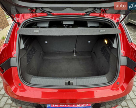 Красный Рено Megane E-Tech, объемом двигателя 0 л и пробегом 38 тыс. км за 19995 $, фото 153 на Automoto.ua