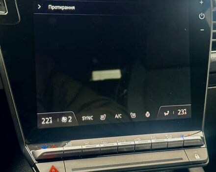 Красный Рено Megane E-Tech, объемом двигателя 0 л и пробегом 38 тыс. км за 19995 $, фото 112 на Automoto.ua