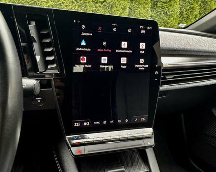 Красный Рено Megane E-Tech, объемом двигателя 0 л и пробегом 38 тыс. км за 19995 $, фото 98 на Automoto.ua