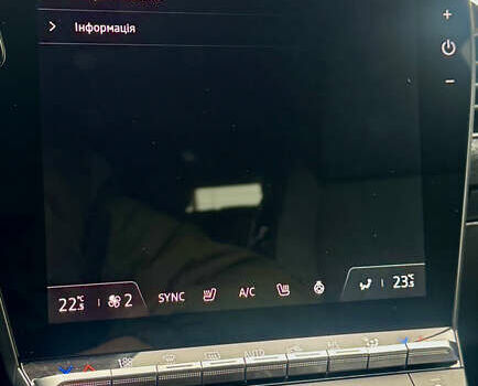 Красный Рено Megane E-Tech, объемом двигателя 0 л и пробегом 38 тыс. км за 19995 $, фото 115 на Automoto.ua