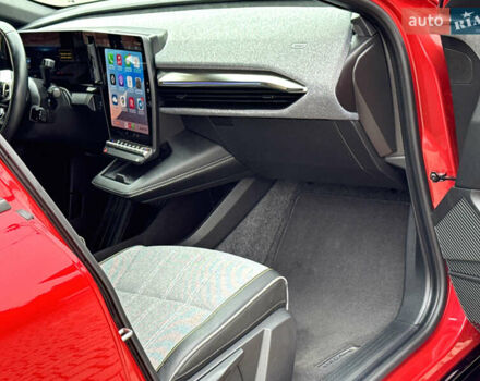 Красный Рено Megane E-Tech, объемом двигателя 0 л и пробегом 38 тыс. км за 19995 $, фото 84 на Automoto.ua