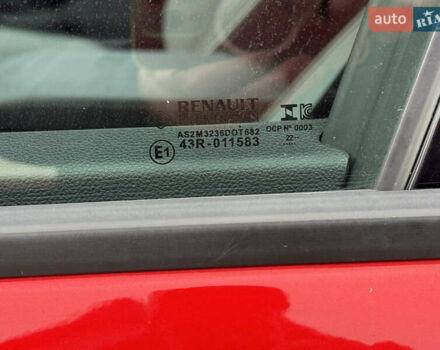 Красный Рено Megane E-Tech, объемом двигателя 0 л и пробегом 38 тыс. км за 19995 $, фото 48 на Automoto.ua