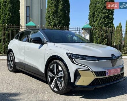 Серый Рено Megane E-Tech, объемом двигателя 0 л и пробегом 51 тыс. км за 23500 $, фото 9 на Automoto.ua