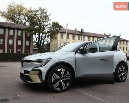 Серый Рено Megane E-Tech, объемом двигателя 0 л и пробегом 60 тыс. км за 22000 $, фото 2 на Automoto.ua