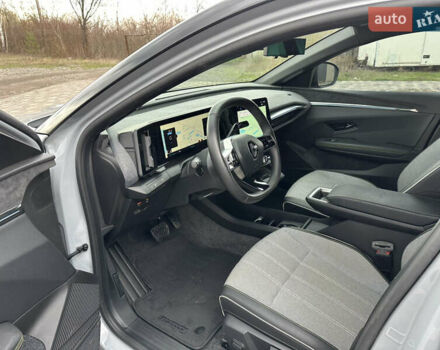 Серый Рено Megane E-Tech, объемом двигателя 0 л и пробегом 14 тыс. км за 20999 $, фото 27 на Automoto.ua