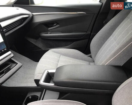 Сірий Рено Megane E-Tech, об'ємом двигуна 0 л та пробігом 40 тис. км за 19400 $, фото 19 на Automoto.ua