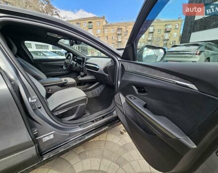 Серый Рено Megane E-Tech, объемом двигателя 0 л и пробегом 16 тыс. км за 25900 $, фото 29 на Automoto.ua