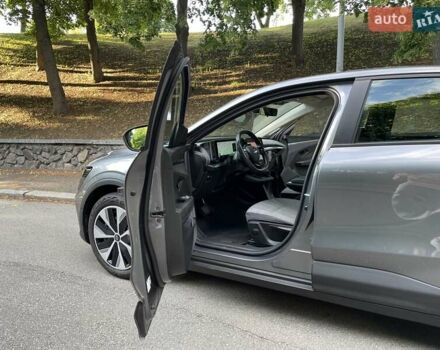 Серый Рено Megane E-Tech, объемом двигателя 0 л и пробегом 83 тыс. км за 19900 $, фото 13 на Automoto.ua
