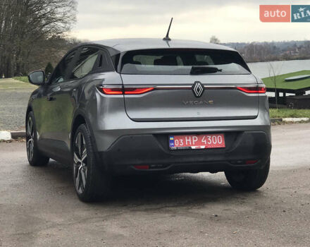 Серый Рено Megane E-Tech, объемом двигателя 0 л и пробегом 41 тыс. км за 19600 $, фото 9 на Automoto.ua