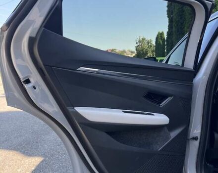 Серый Рено Megane E-Tech, объемом двигателя 0 л и пробегом 51 тыс. км за 23500 $, фото 22 на Automoto.ua