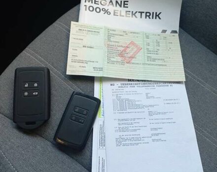 Серый Рено Megane E-Tech, объемом двигателя 0 л и пробегом 42 тыс. км за 18900 $, фото 41 на Automoto.ua