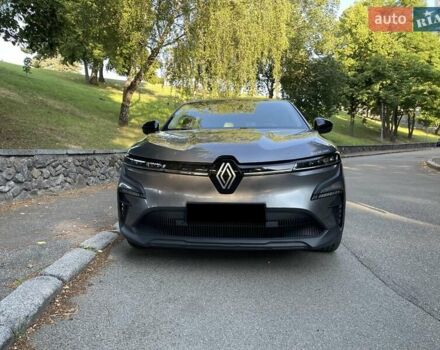 Серый Рено Megane E-Tech, объемом двигателя 0 л и пробегом 83 тыс. км за 19900 $, фото 1 на Automoto.ua