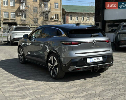 Серый Рено Megane E-Tech, объемом двигателя 0 л и пробегом 15 тыс. км за 26900 $, фото 4 на Automoto.ua