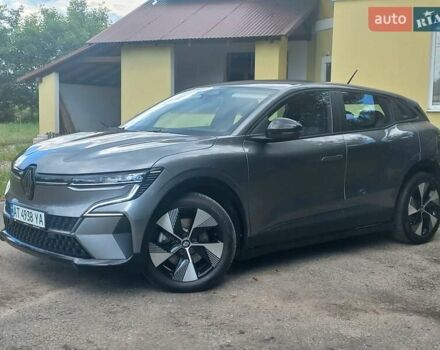 Серый Рено Megane E-Tech, объемом двигателя 0 л и пробегом 42 тыс. км за 18900 $, фото 4 на Automoto.ua