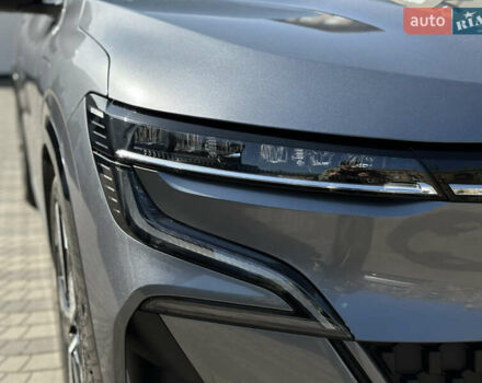 Серый Рено Megane E-Tech, объемом двигателя 0 л и пробегом 15 тыс. км за 26900 $, фото 9 на Automoto.ua