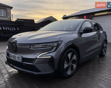 Серый Рено Megane E-Tech, объемом двигателя 0 л и пробегом 88 тыс. км за 19500 $, фото 6 на Automoto.ua