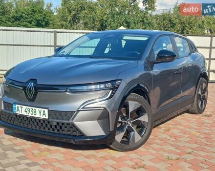 Серый Рено Megane E-Tech, объемом двигателя 0 л и пробегом 42 тыс. км за 18900 $, фото 3 на Automoto.ua